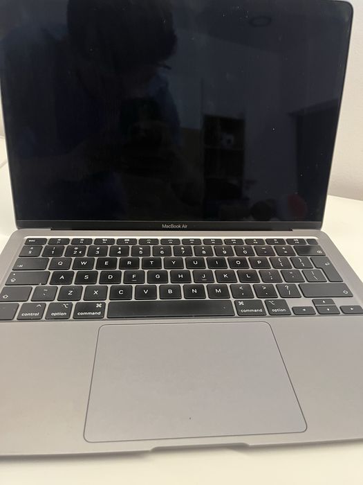 Macbook air in stare fiarte buna