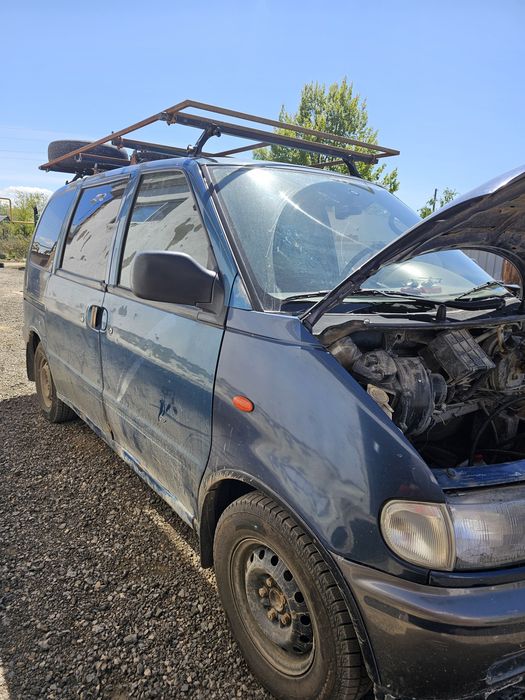 nissan serena 1996