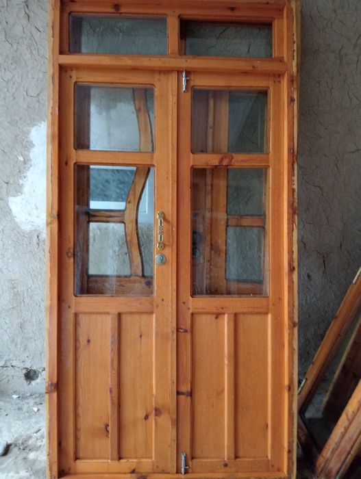 Ёғоч эшик ромлар сотилади