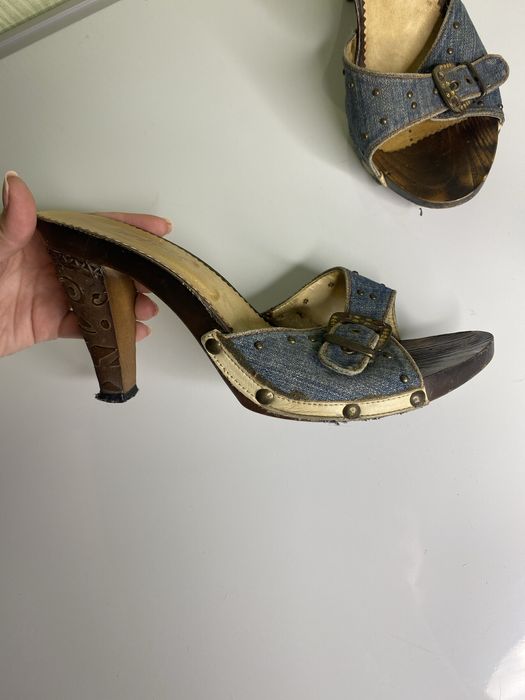 Шлепки на каблке