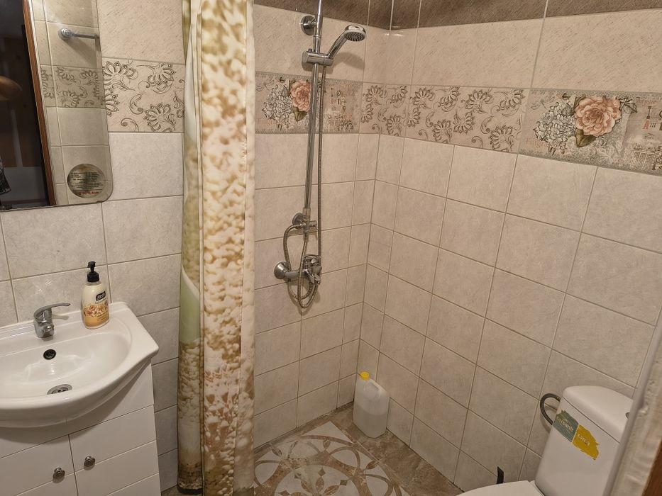 Дава се под наем Магазин в Русе, Ялта - 40 кв.м за 229.5 € - Снимка #1