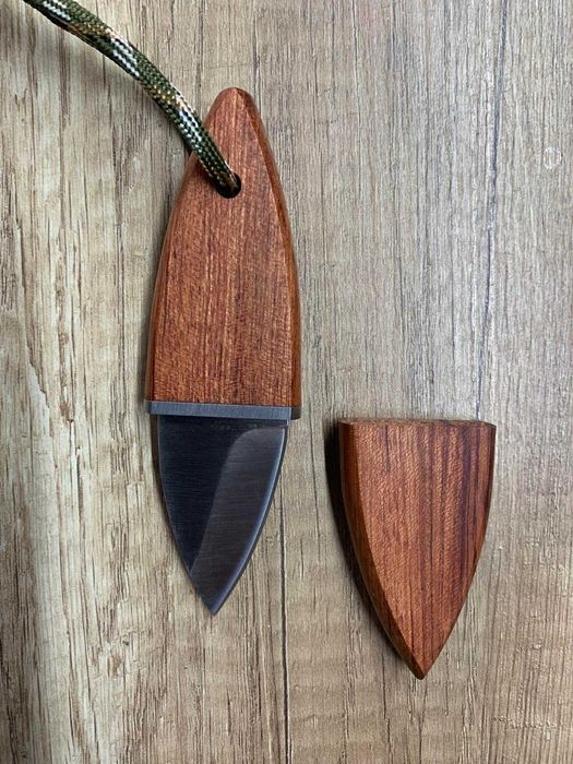 Мини нож-ключодържател с Японски дизайн и дървена кания / Нож за врат