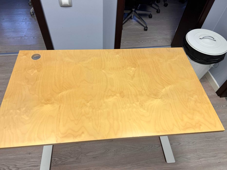 Бюра с регулируема височина, ергономични столове ChairPro 1000 HL