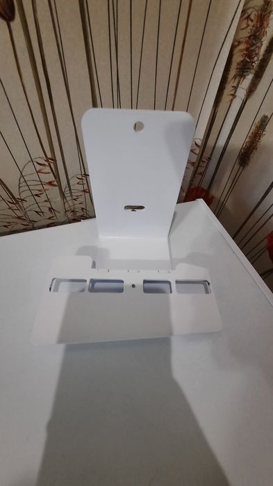 кронштейн для PlayStation 5 .