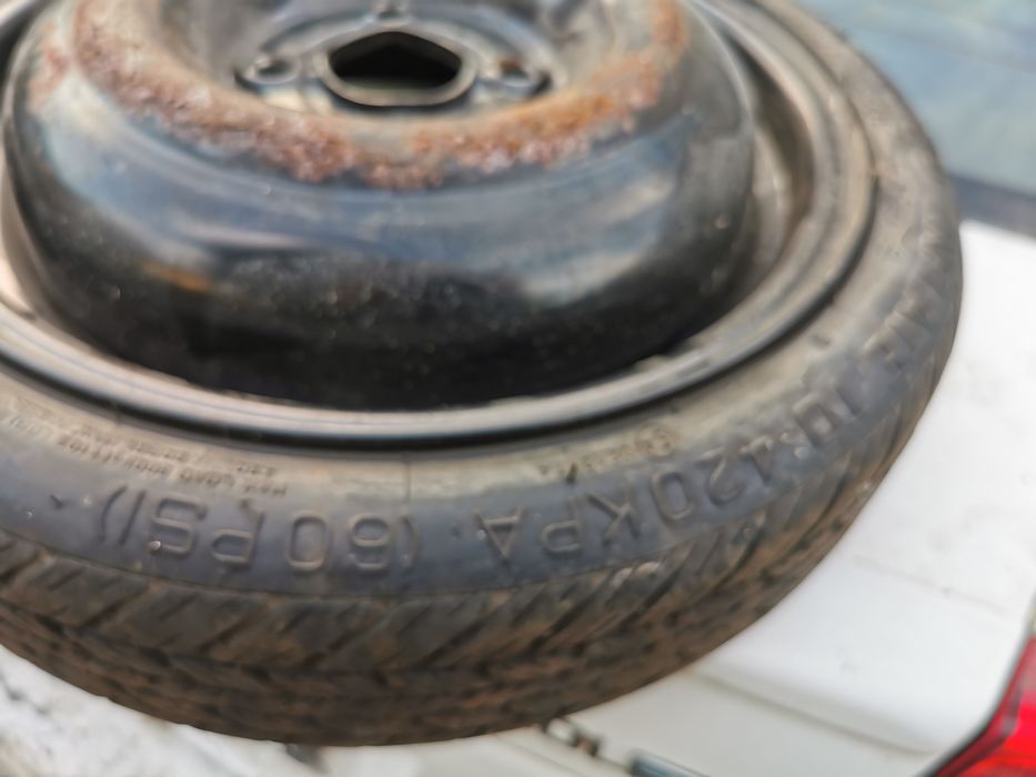 Стари гуми патерица за шавролет авео 1200к    2010г. Има 3бр за продав