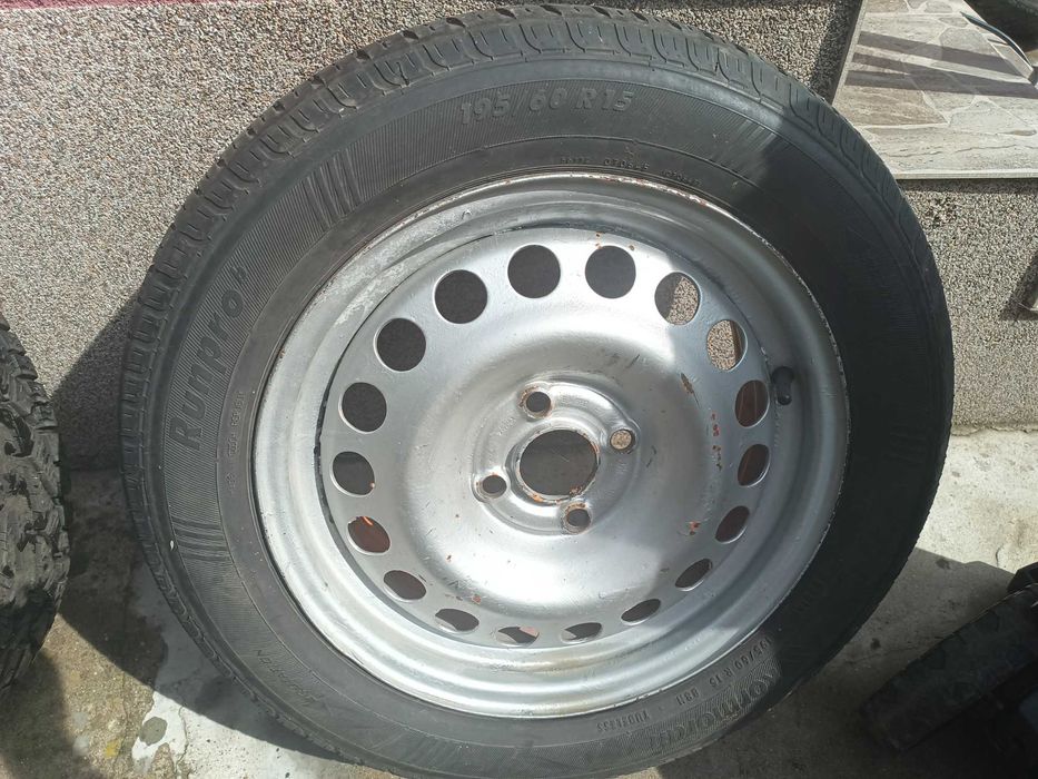 Джанти 15'' 4бр. OZ 4x100 (7Jx15H2 - ET37) със зимни гуми 195/60/15