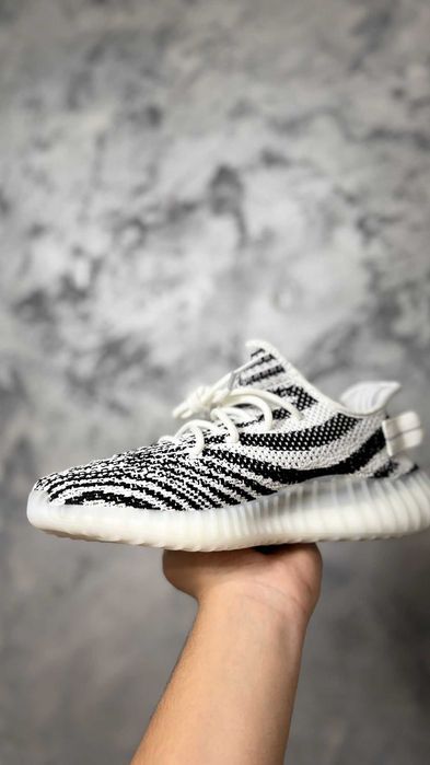 Adidas Yeezy 350 marimea 42