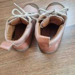 ghetute piele bebe marimea 21