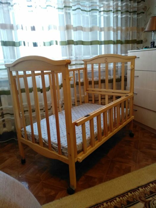 Продам детскую кроватку
