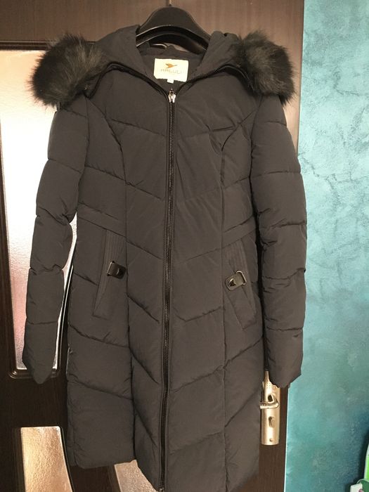 Vand geaca noua fara eticheta!