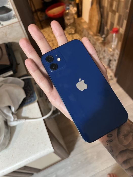 Vând iphone 12 spart