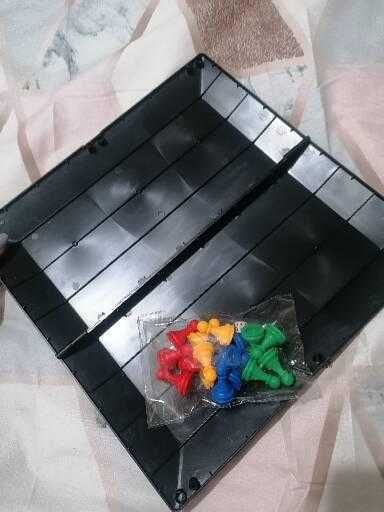 Настолна игра "Не се сърди човече"