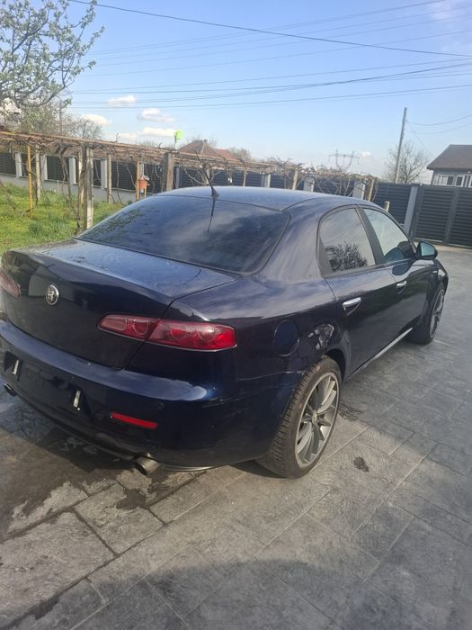 Vând alfa romeo 159