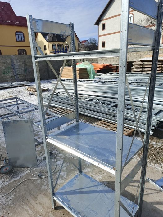 Rafturi metalice pentru depozitare marfa manuala si arhiva