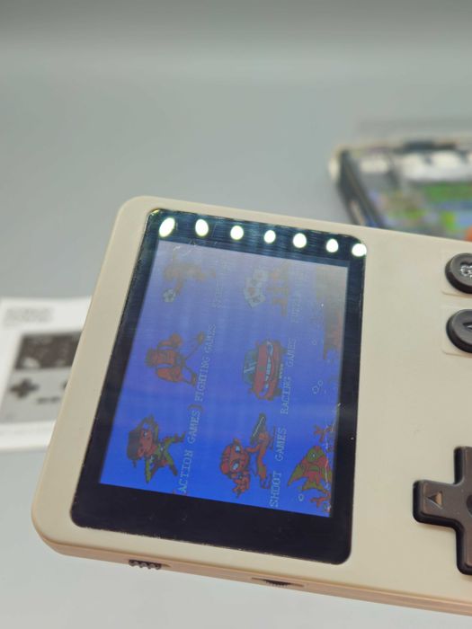 Ретро преносима конзола „Retro Gamer“ 240 вградени игри и 2.8" дисплей