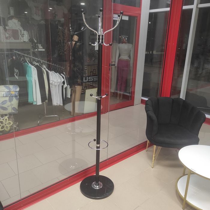 Цялостно оборудване за салон - маникюр , педикюр , мебели