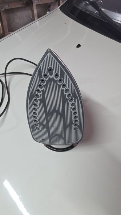 Продается   бытовой  утюг