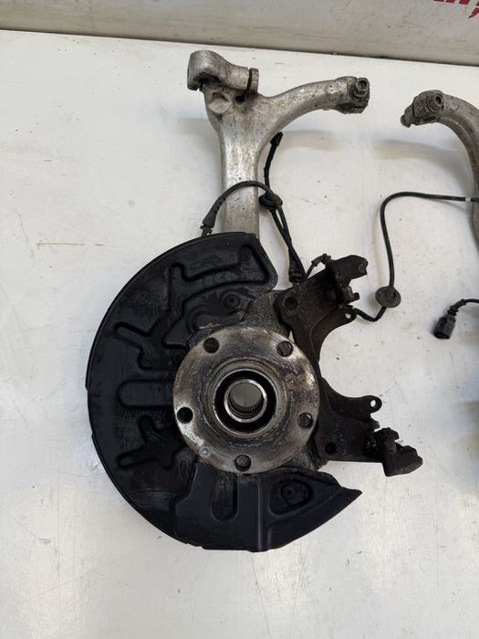 Fuzeta fuzete stanga dreapta față 1.9 2.0 Audi A4 B6 B7 Originale șurub deblocat