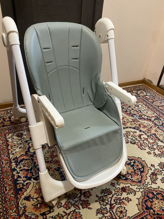 Детский стульчик для кормления