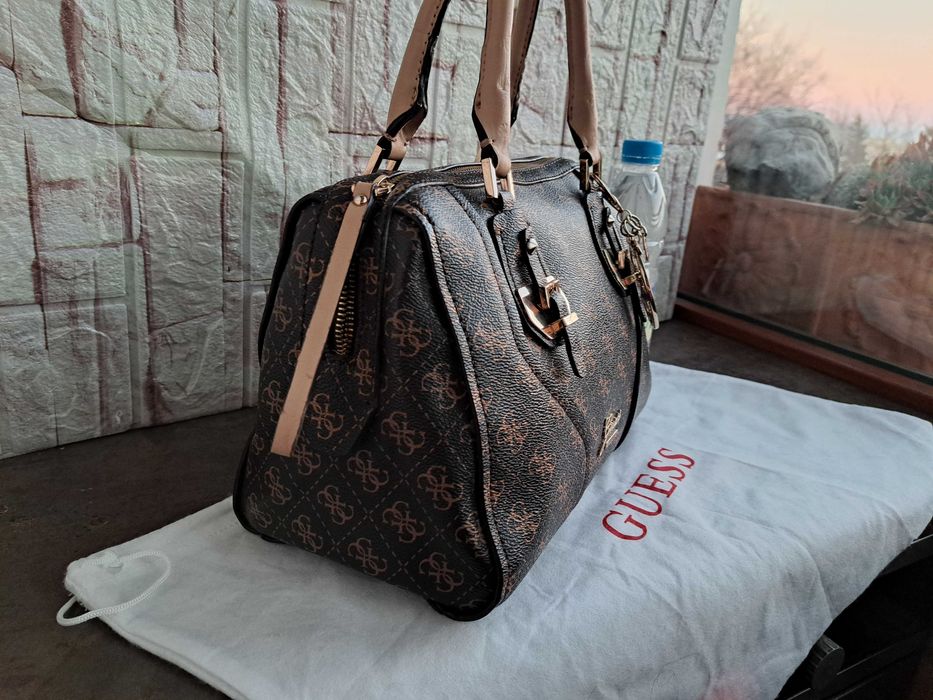 дамска чанта Guess-кафява чанта