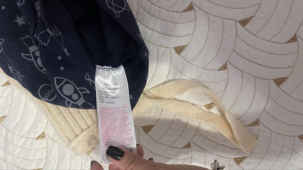 Продам десткие теплые шапки