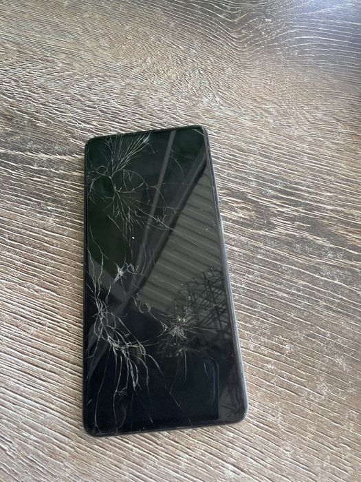 Продам Samsung a51 со разбитым  экраном