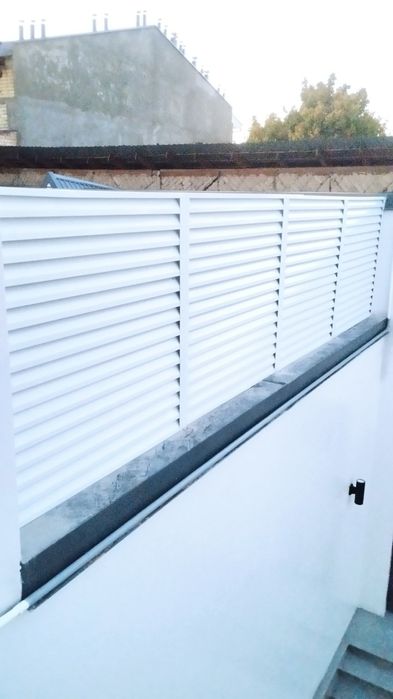 Заборы жалюзи для стены.