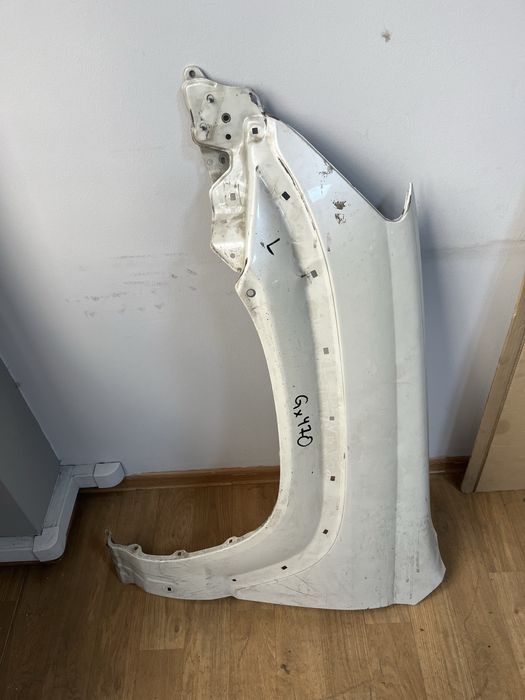 Крыло лексус gx470