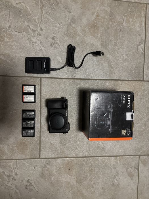 Sony A6400 cu 7404 cadre Body