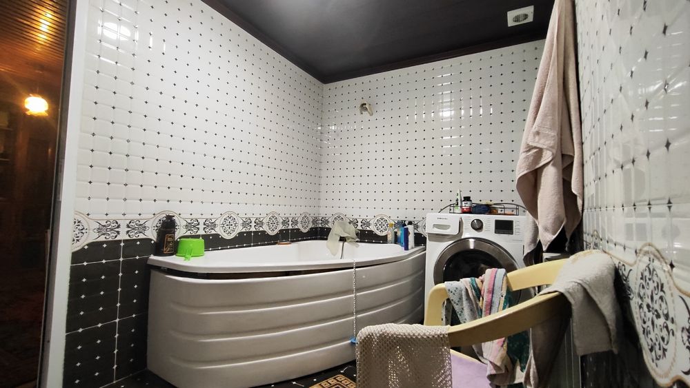 Uy sotiladi 6 sotok shahar urtasida Продается дом 6 соток в центре гор