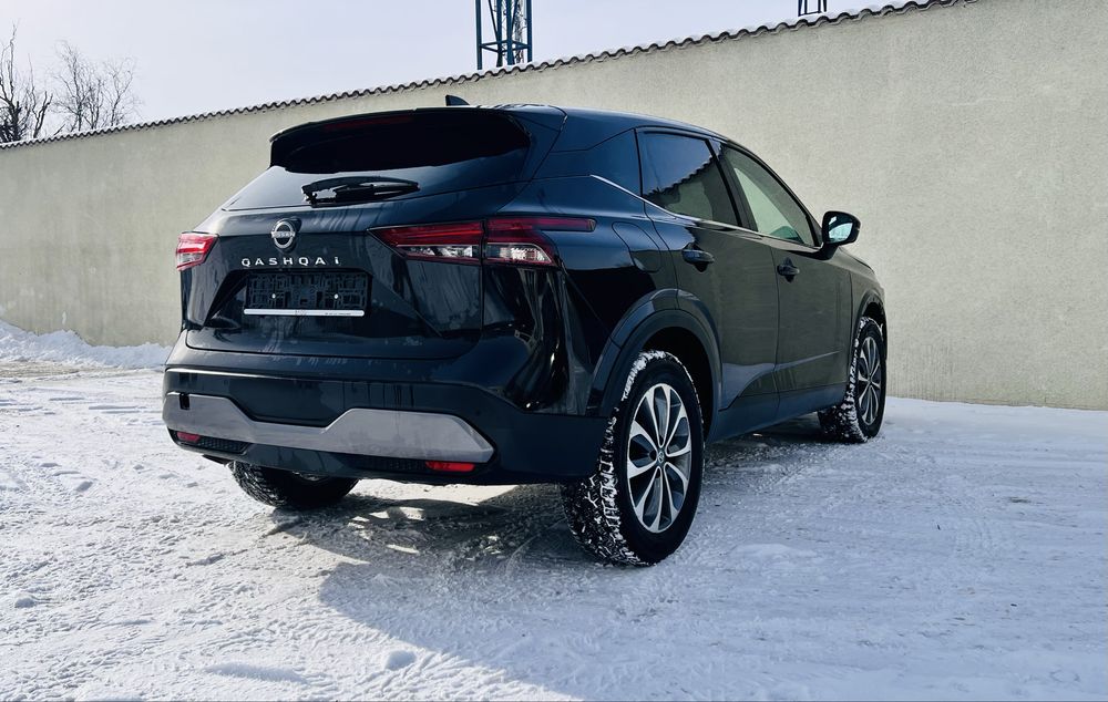 Nissan Qashqai Hibrid automat 21753 km usor avariat