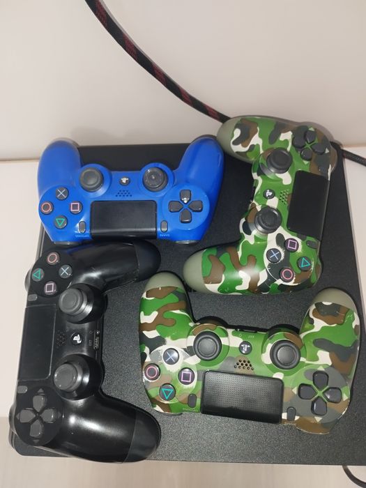 Продаю PS 4 Slim
