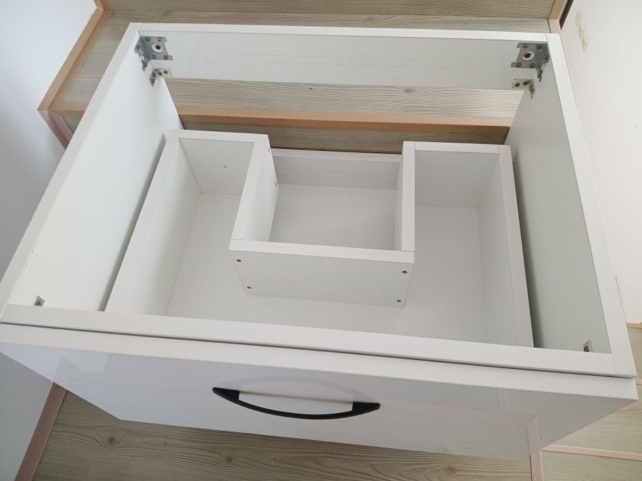 Шкаф за баня нов