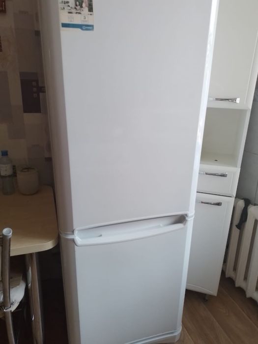 Продам холодильник на запчасти