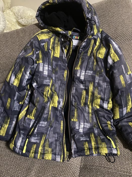 Теплая зимняя куртка на 8-9 лет