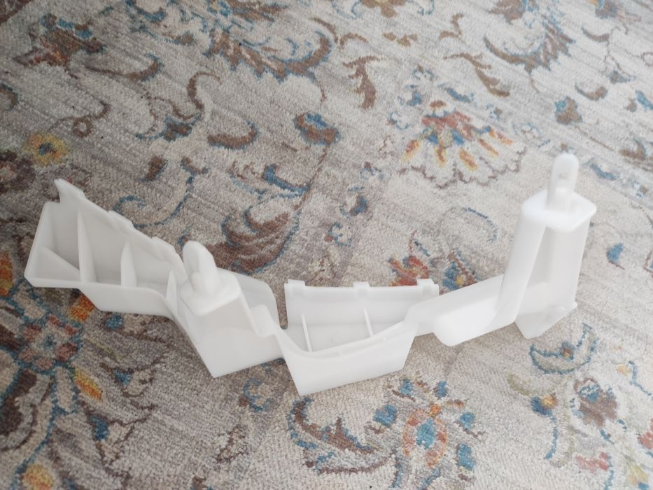 Крепление бампера.