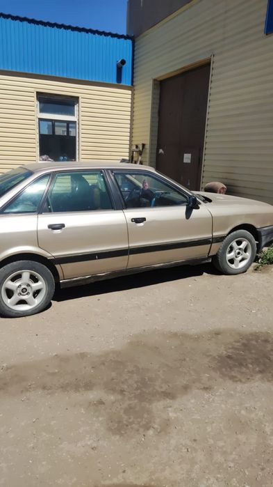 Продам ауди 80 срочно
