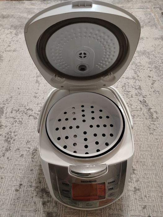 Продам мультиварку REDMOND