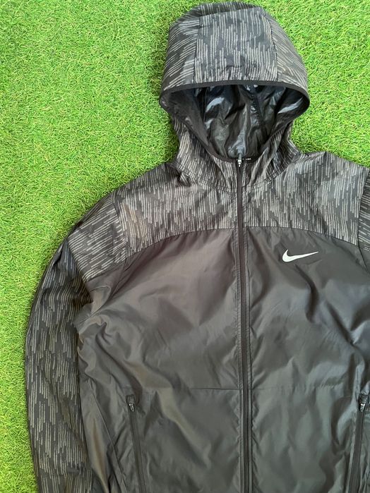 Мъжко горнище / ветровка : Nike Running Shield Flash Jacket HD Racer L