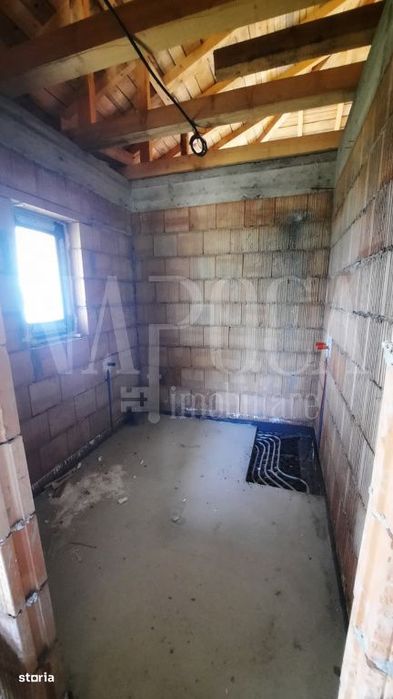 Casa 5 camere de vanzare in Salicea