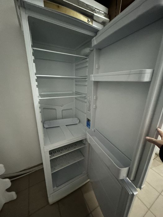 Холодильник Indesit