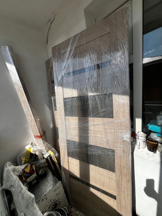 Продам межкомнатные двери 3 штуки