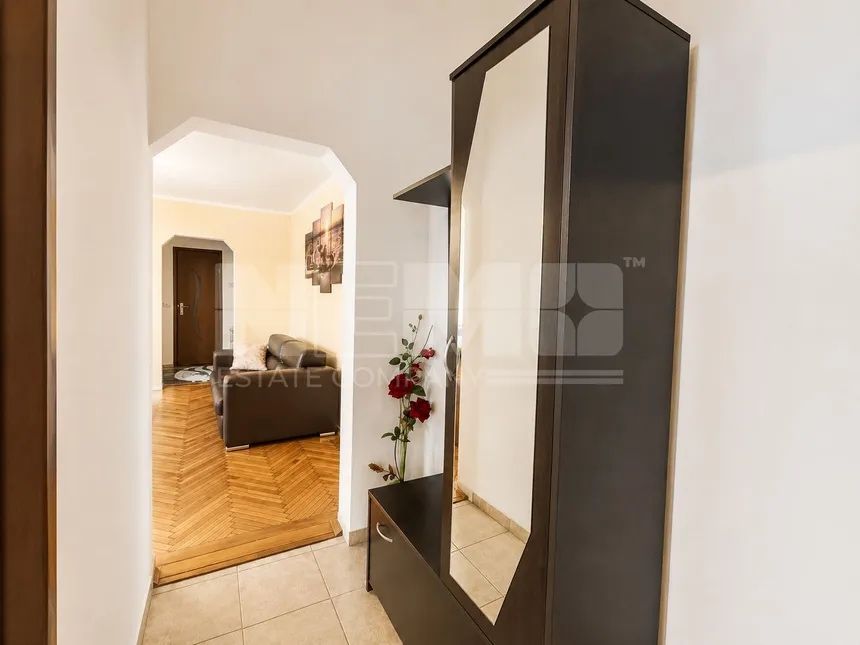 Ap cu 2 camere de vanzare ( piata mica)