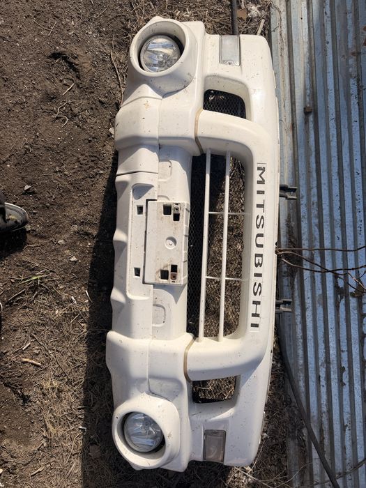 Продам бампер митсубиси делика