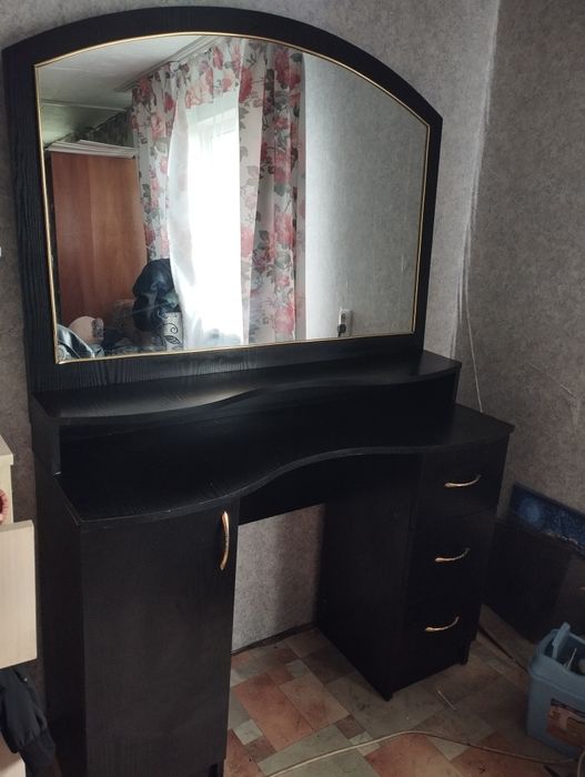 Дамский столик 35000