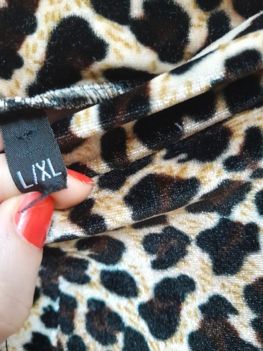 Colanți animal print.