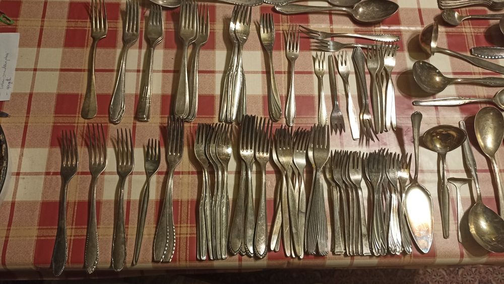 Vând 12,05 kg de argint  90 ,   100