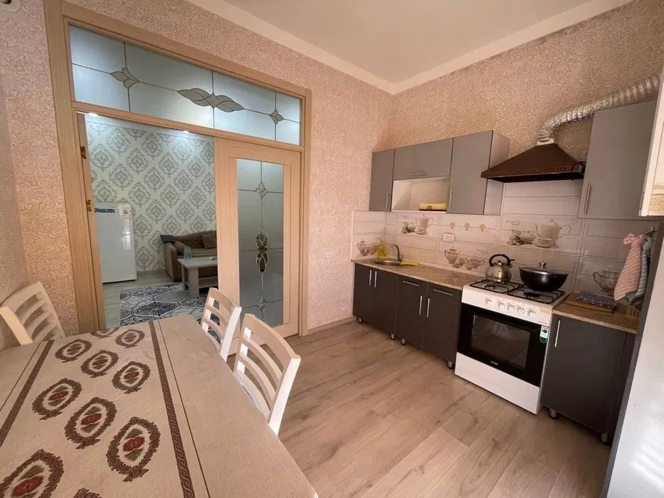 Чилонзор тумани Новза метро якининида квартира ижарага берилади