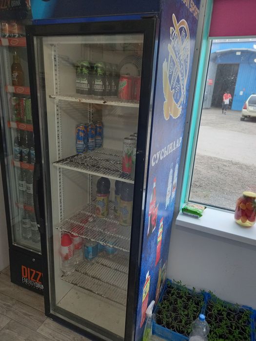 Продам ветринный холодильник