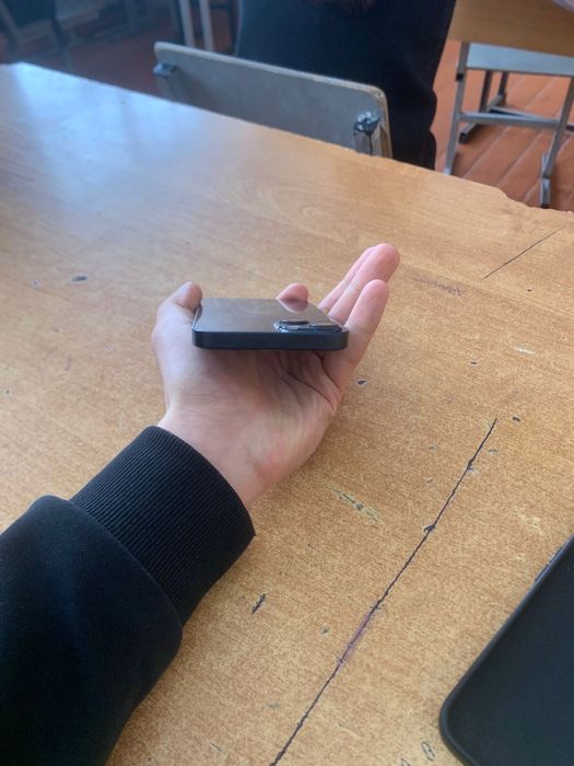 Продам айфон 13 256 гб